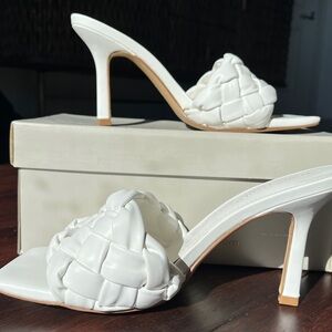 Marc Fisher Brizo White Woven Strap Heeled Mules Size 8 M  New Open Box